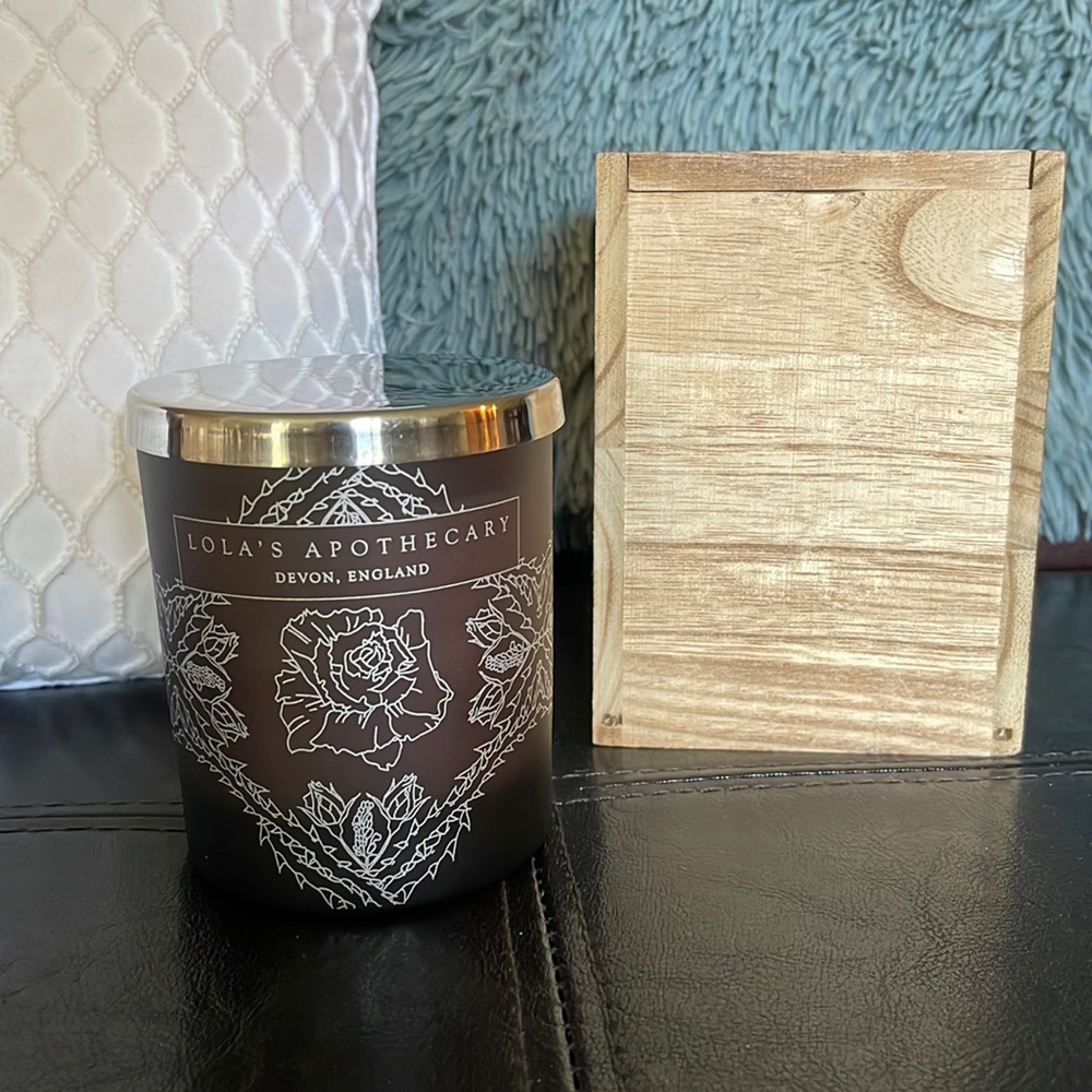 New w/ packaging Lola’s Apothecary Delicate Romance Candle
